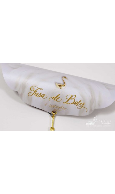 Trusou botez alb cu auriu deosebit de elegant cu lebade gold si broderie customizata Gold Swan 20